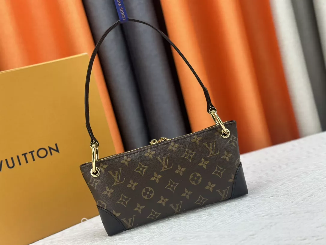 Louis Vuitton AAA Quality Shoulder Bags For Women Compact 694