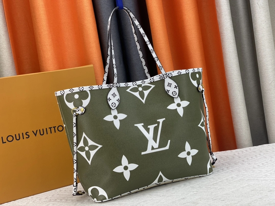Louis Vuitton AAA Quality Shoulder Bags For Women Compact 8483
