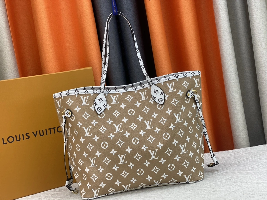 Louis Vuitton AAA Quality Shoulder Bags For Women Compact 8483