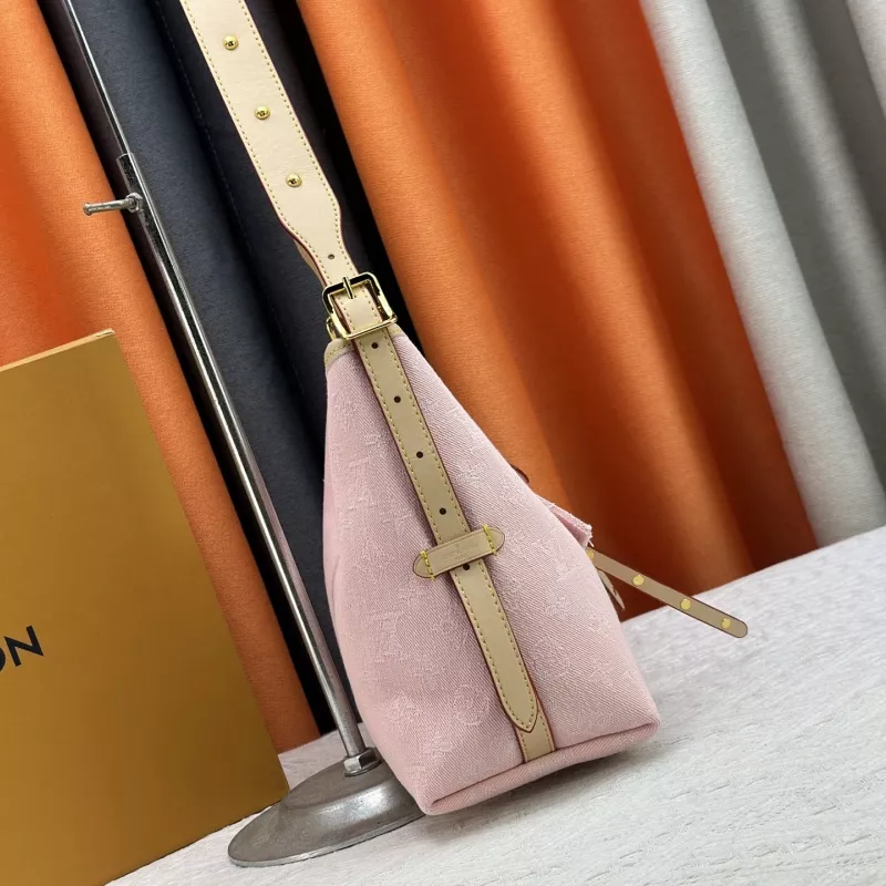 Louis Vuitton AAA Quality Shoulder Bags For Women DailyWear 4096