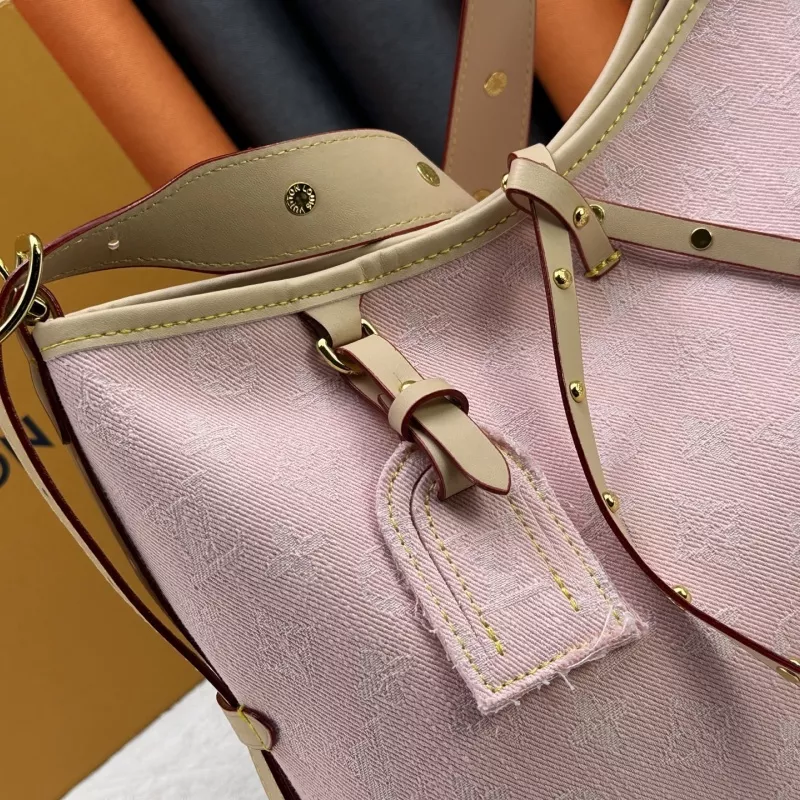 Louis Vuitton AAA Quality Shoulder Bags For Women DailyWear 4096