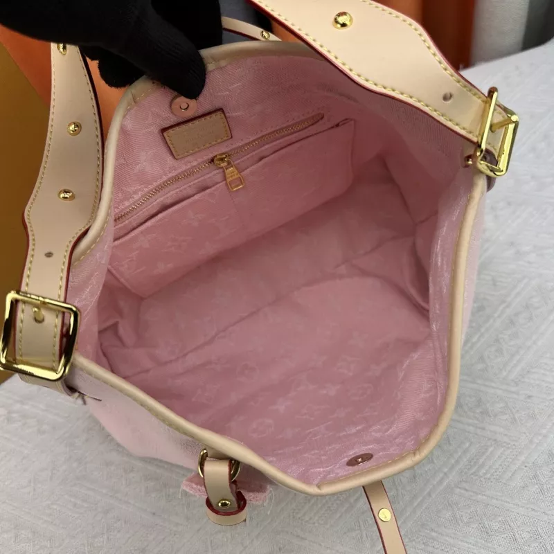 Louis Vuitton AAA Quality Shoulder Bags For Women DailyWear 4096