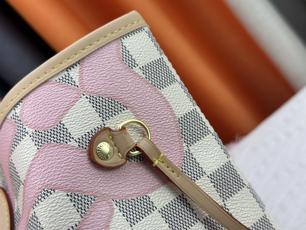 Louis Vuitton AAA Quality Shoulder Bags For Women DailyWear 6252