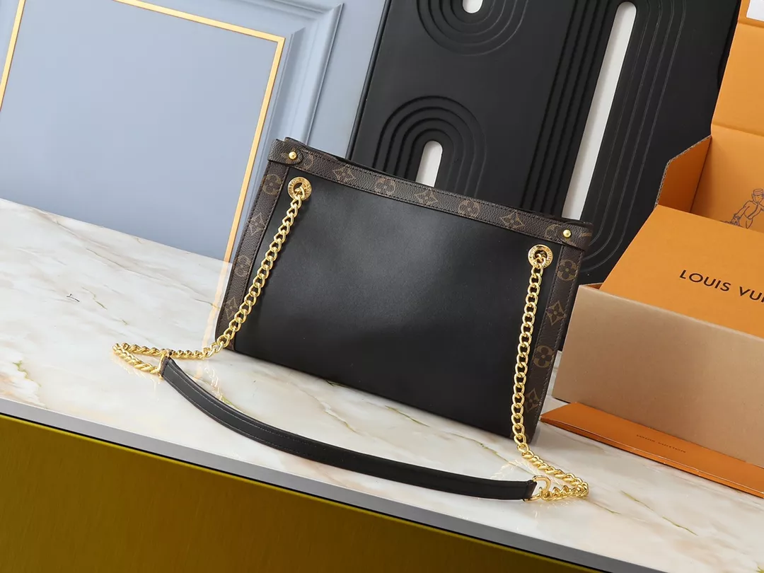 Louis Vuitton AAA Quality Shoulder Bags For Women Durable 1126