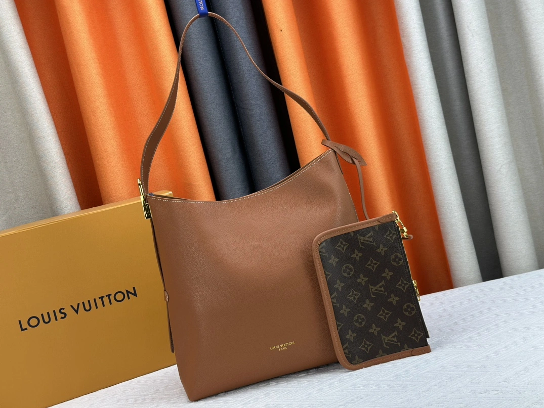 Louis Vuitton AAA Quality Shoulder Bags For Women Durable 2765
