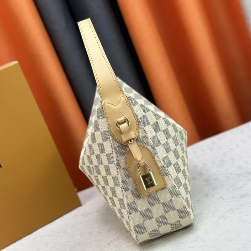 Louis Vuitton AAA Quality Shoulder Bags For Women Durable 4371