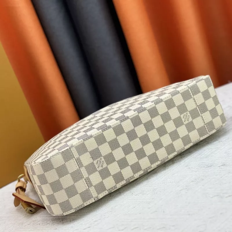 Louis Vuitton AAA Quality Shoulder Bags For Women Durable 4371