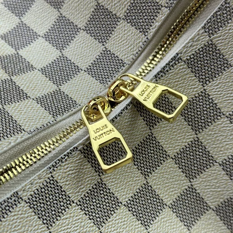 Louis Vuitton AAA Quality Shoulder Bags For Women Durable 4371