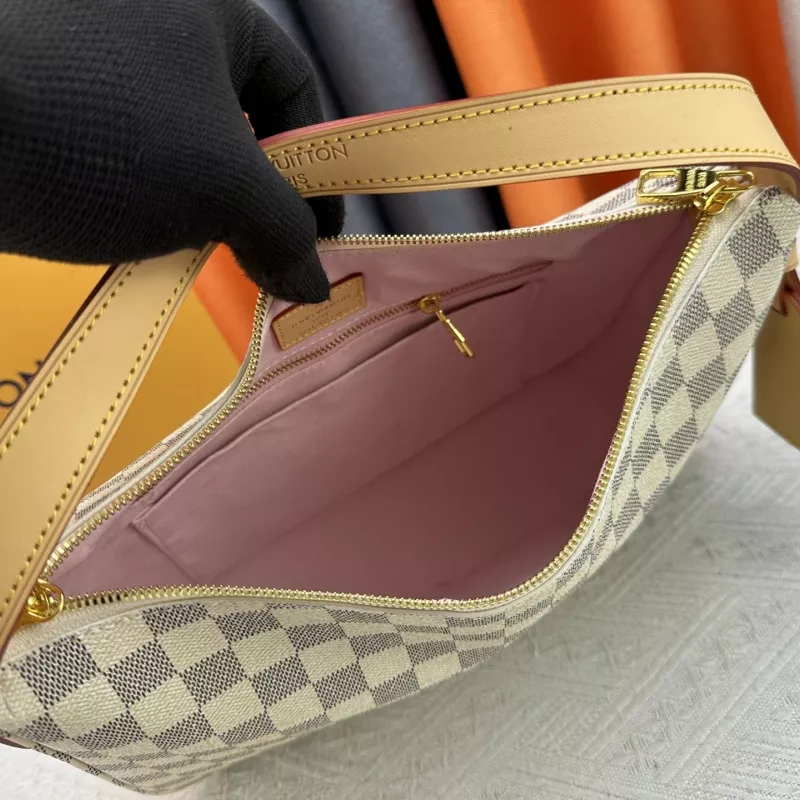 Louis Vuitton AAA Quality Shoulder Bags For Women Durable 4371
