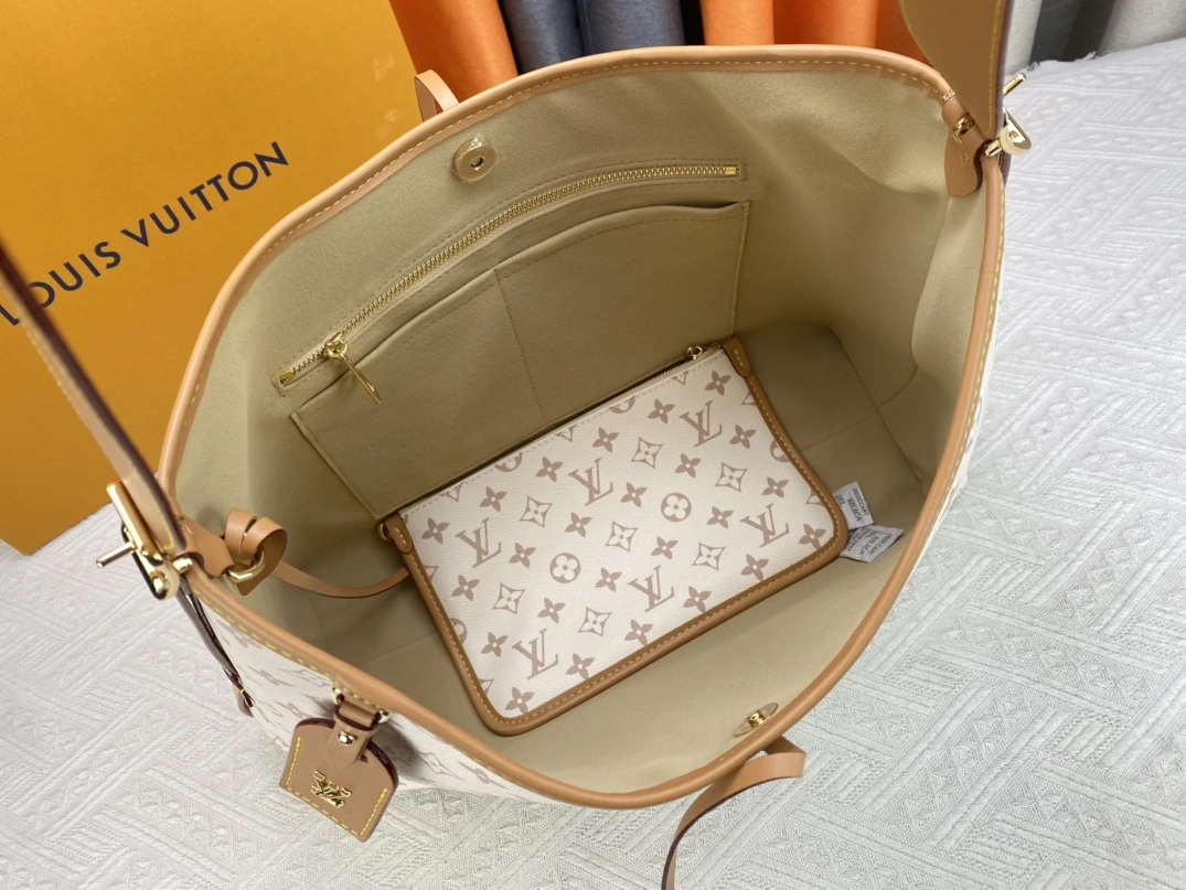 Louis Vuitton AAA Quality Shoulder Bags For Women Durable 9714