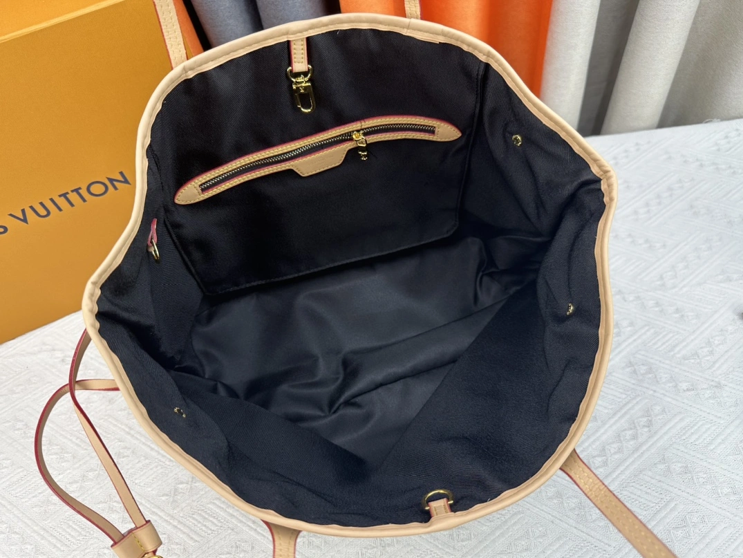 Louis Vuitton AAA Quality Shoulder Bags For Women EasyMatch 113
