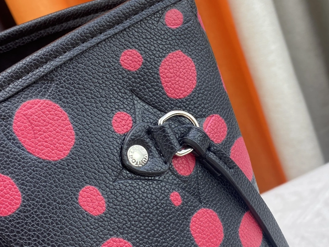 Louis Vuitton AAA Quality Shoulder Bags For Women EasyMatch 6552