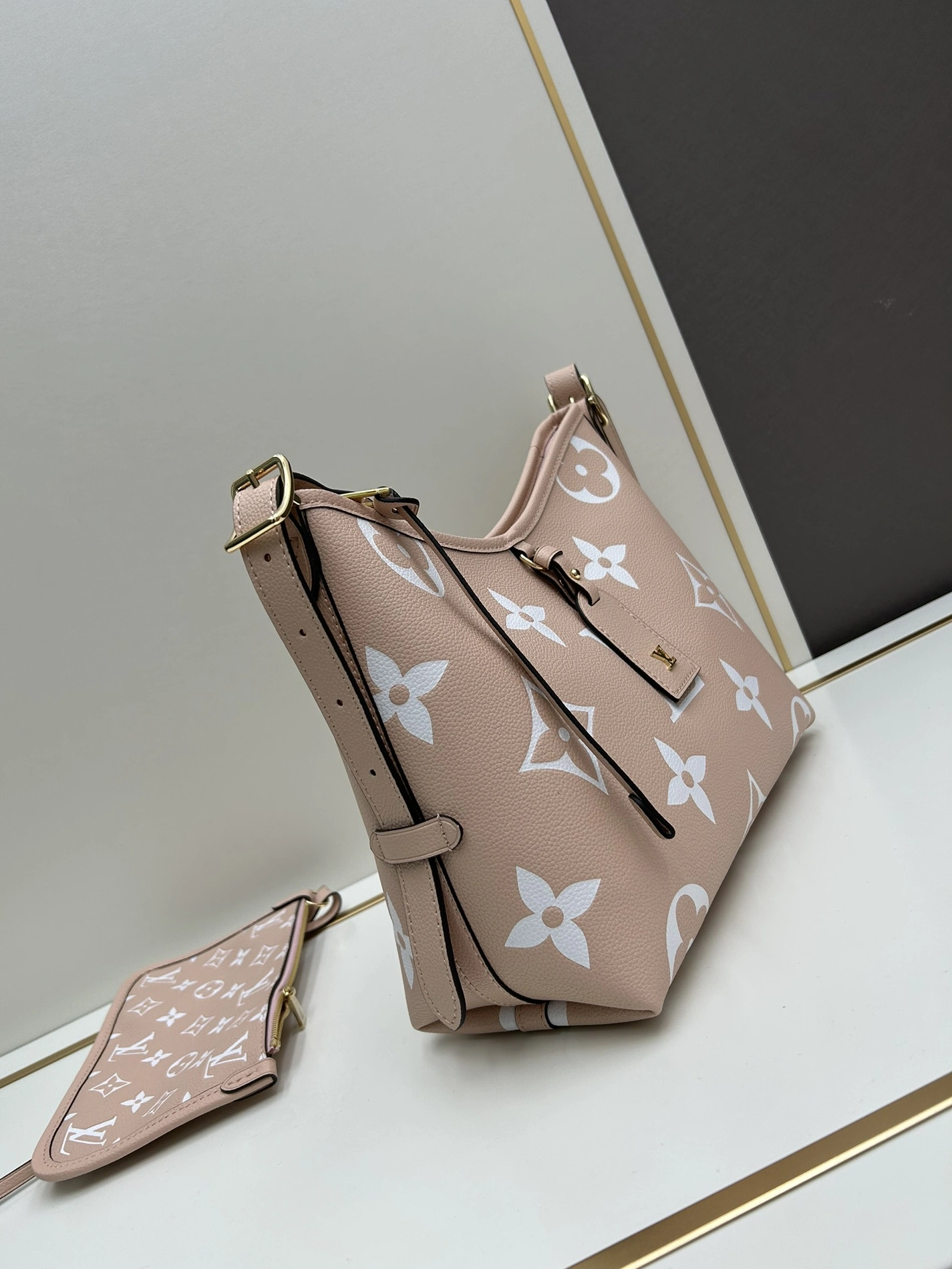 Louis Vuitton AAA Quality Shoulder Bags For Women Efficient 325