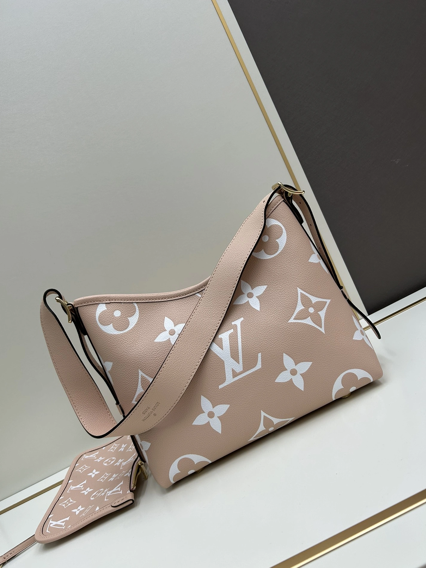 Louis Vuitton AAA Quality Shoulder Bags For Women Efficient 325
