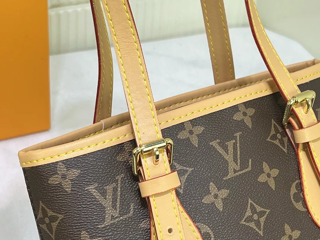 Louis Vuitton AAA Quality Shoulder Bags For Women Efficient 5303
