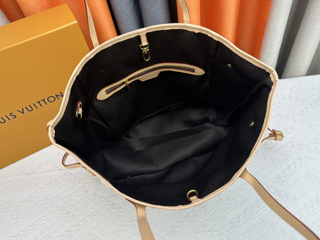 Louis Vuitton AAA Quality Shoulder Bags For Women Efficient 8658
