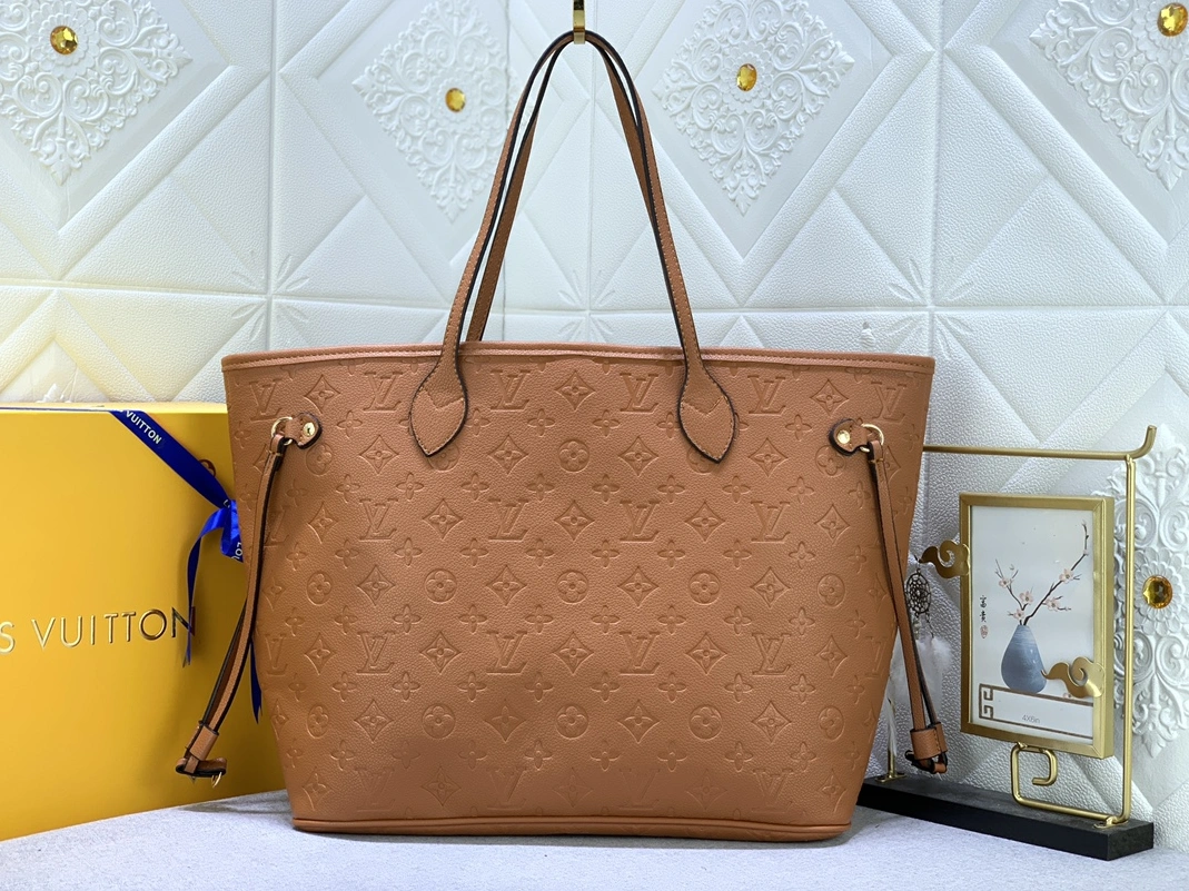 Louis Vuitton AAA Quality Shoulder Bags For Women Elegant 9473
