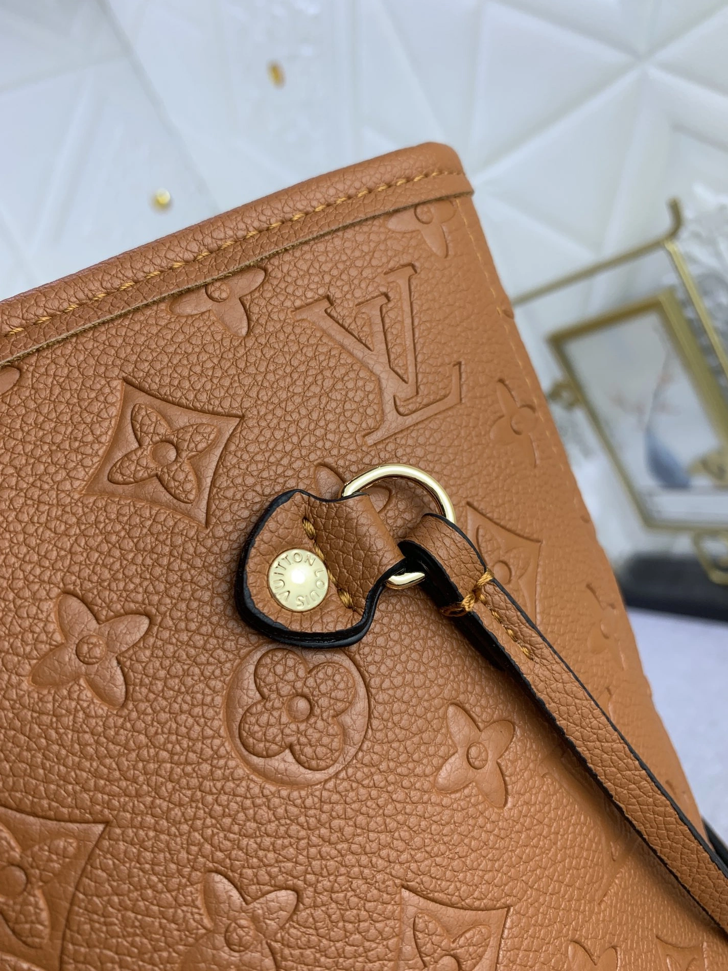 Louis Vuitton AAA Quality Shoulder Bags For Women Elegant 9473
