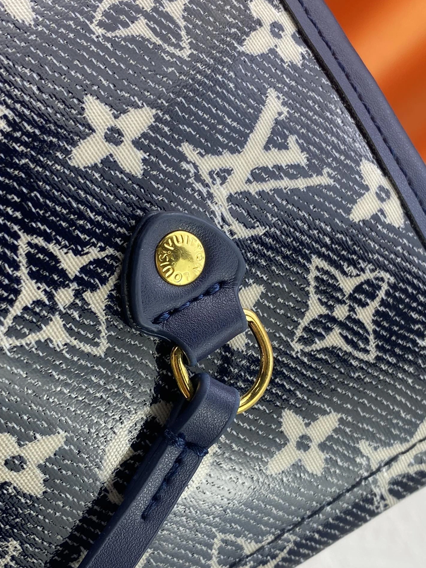 Louis Vuitton AAA Quality Shoulder Bags For Women Elegant 9947