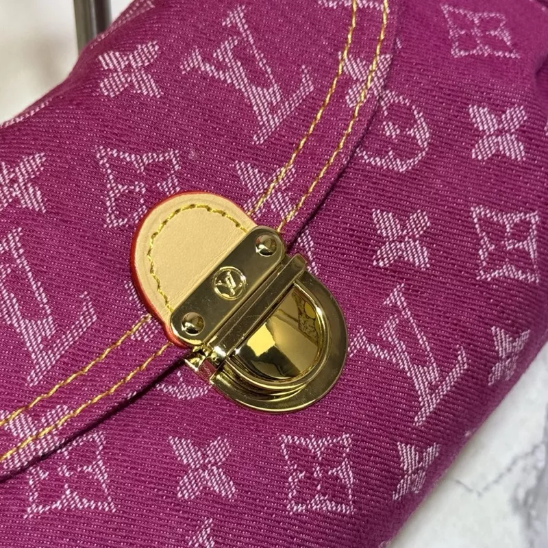 Louis Vuitton AAA Quality Shoulder Bags For Women EyeCatching 1262