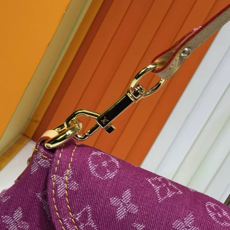 Louis Vuitton AAA Quality Shoulder Bags For Women EyeCatching 1262