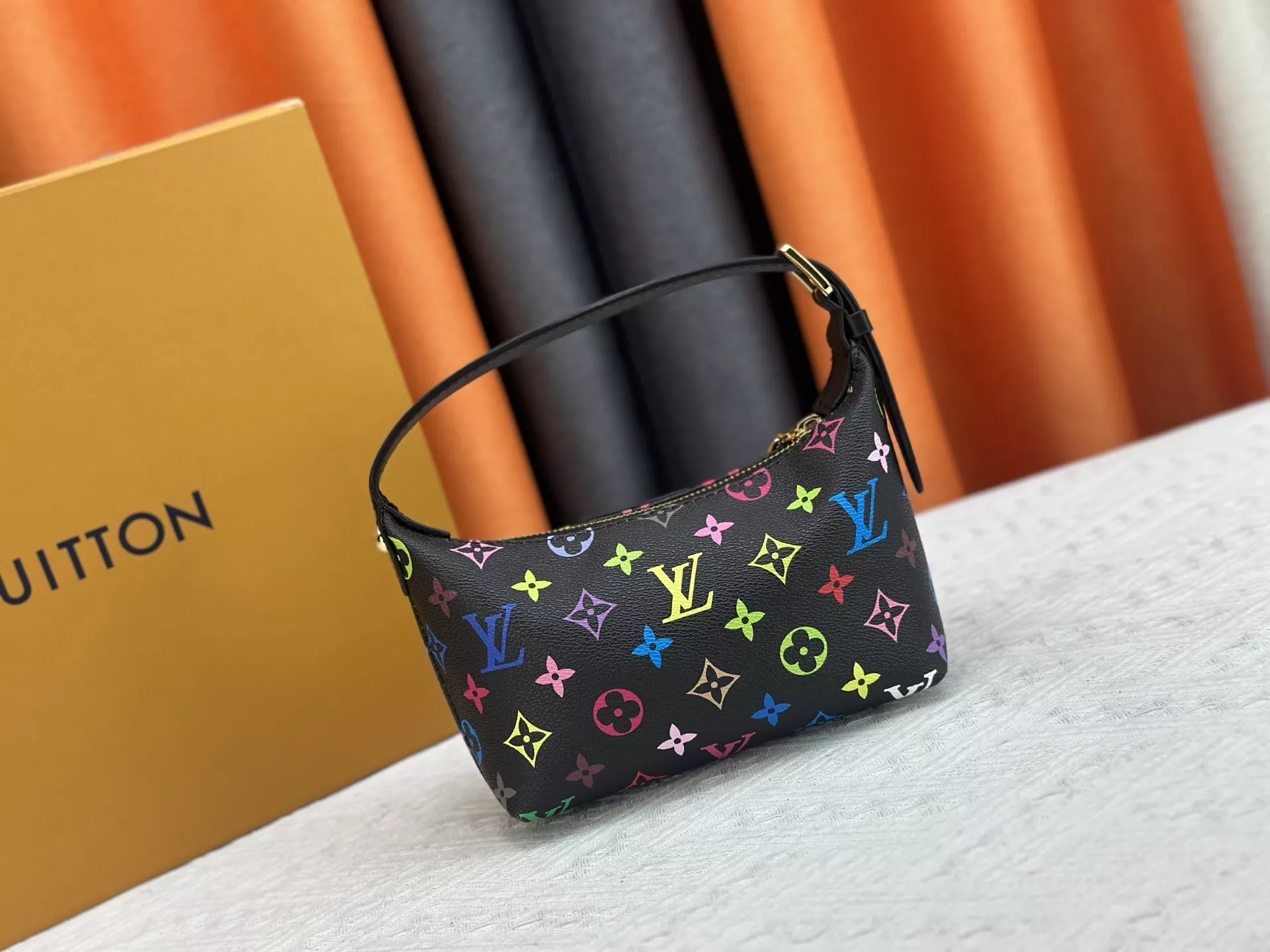 Louis Vuitton AAA Quality Shoulder Bags For Women EyeCatching 2143