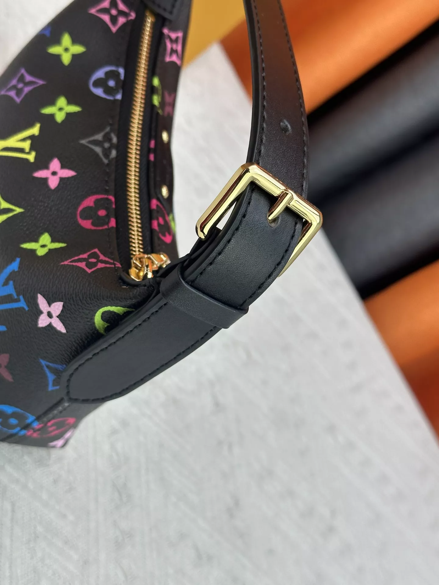 Louis Vuitton AAA Quality Shoulder Bags For Women EyeCatching 2143
