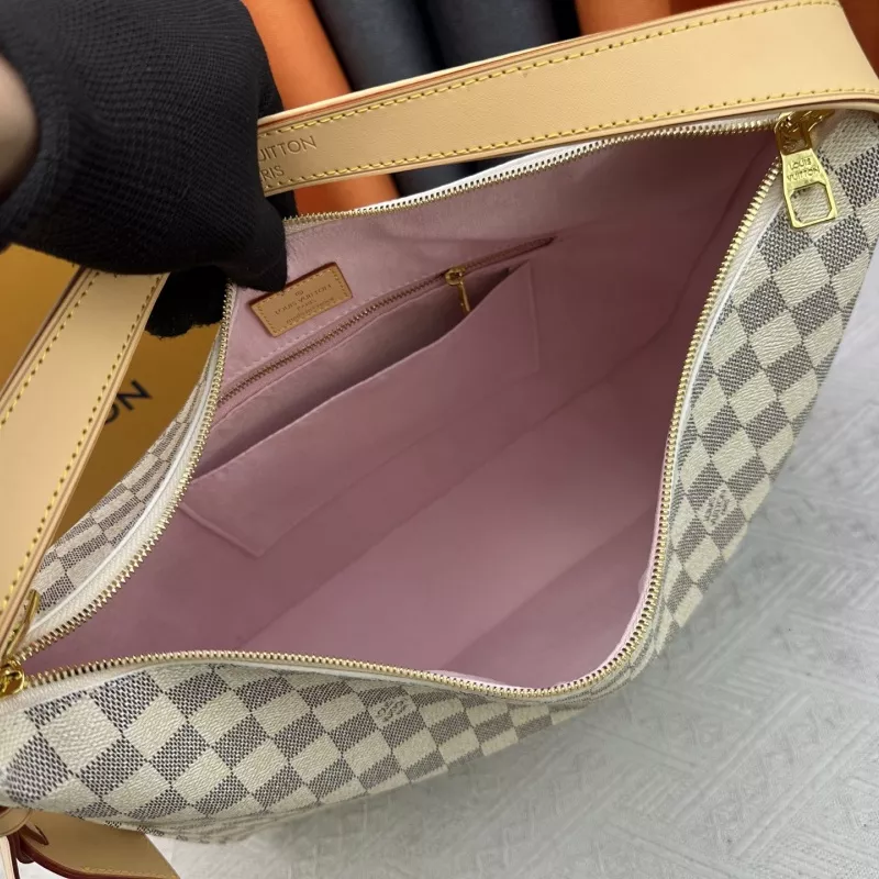 Louis Vuitton AAA Quality Shoulder Bags For Women EyeCatching 8639