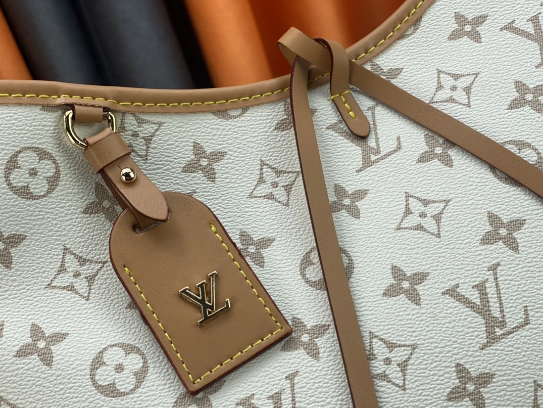 Louis Vuitton AAA Quality Shoulder Bags For Women Fashionable 1773