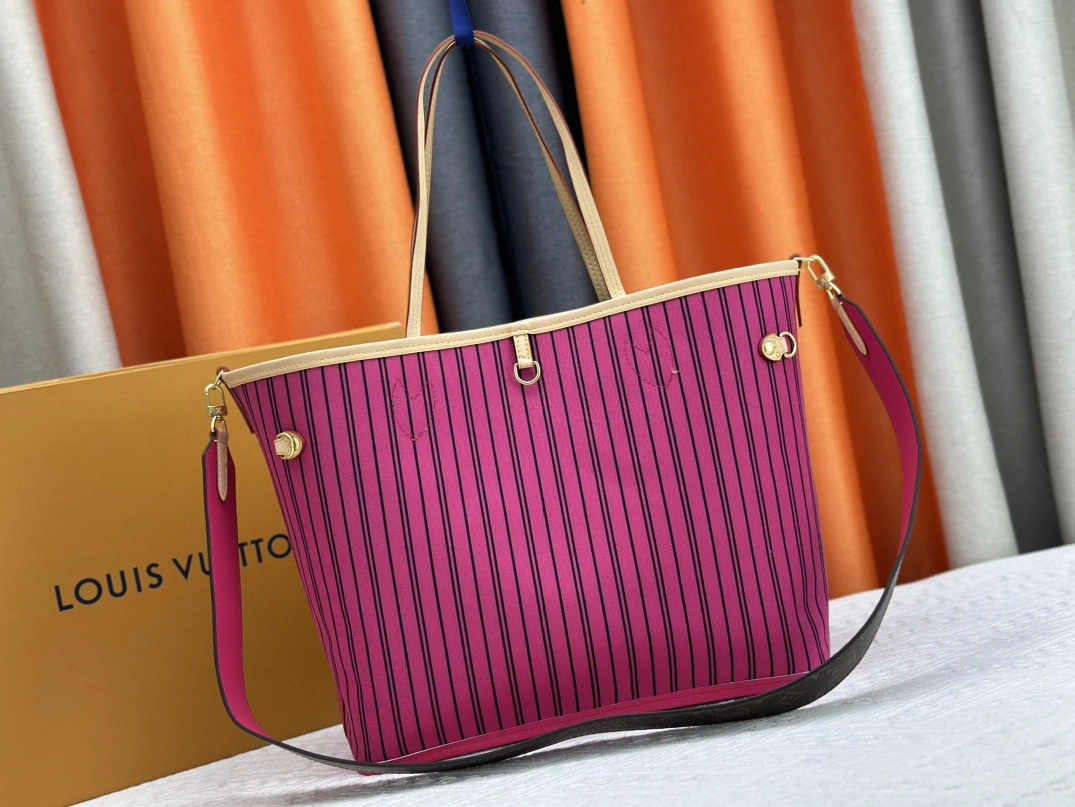Louis Vuitton AAA Quality Shoulder Bags For Women Fashionable 5623