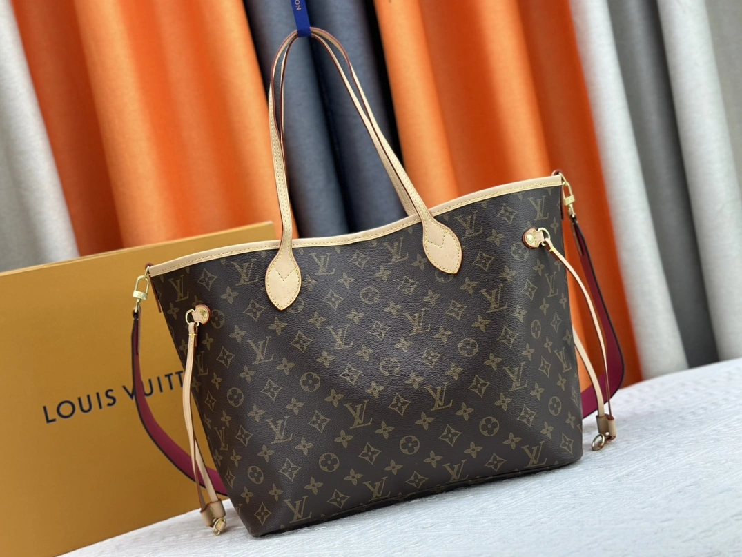 Louis Vuitton AAA Quality Shoulder Bags For Women Fashionable 5623