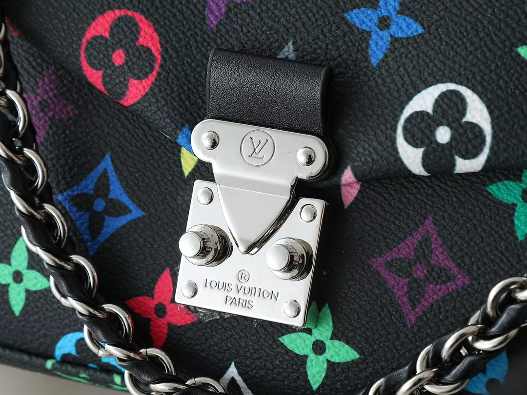 Louis Vuitton AAA Quality Shoulder Bags For Women Fashionable 9656