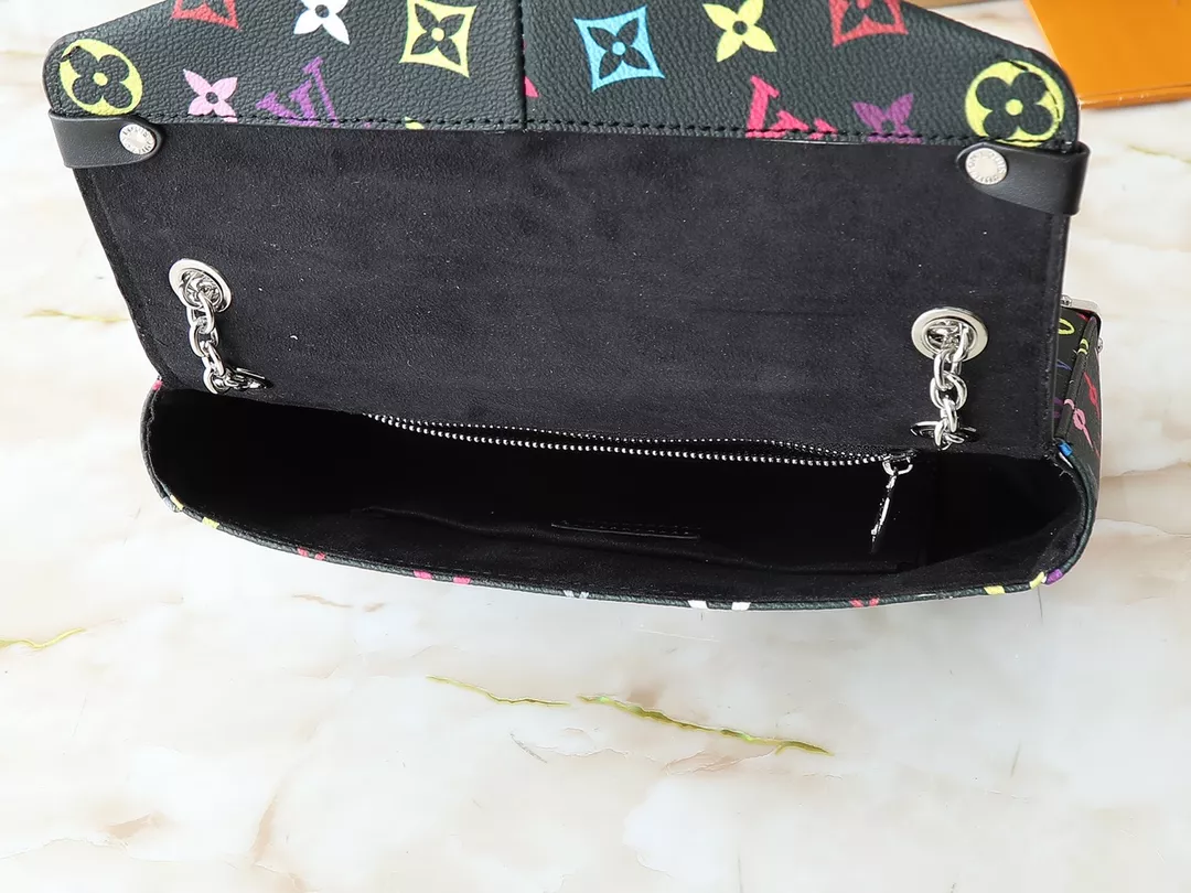 Louis Vuitton AAA Quality Shoulder Bags For Women Fashionable 9656