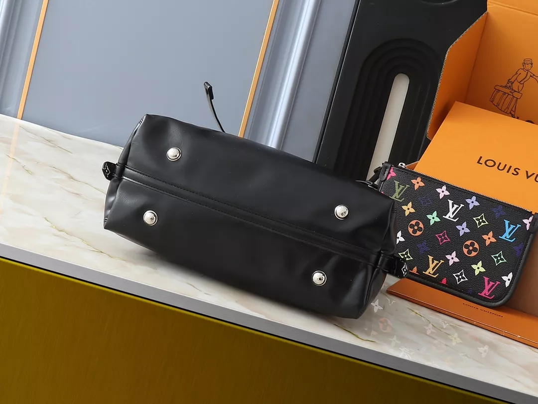 Louis Vuitton AAA Quality Shoulder Bags For Women Flexible 4684