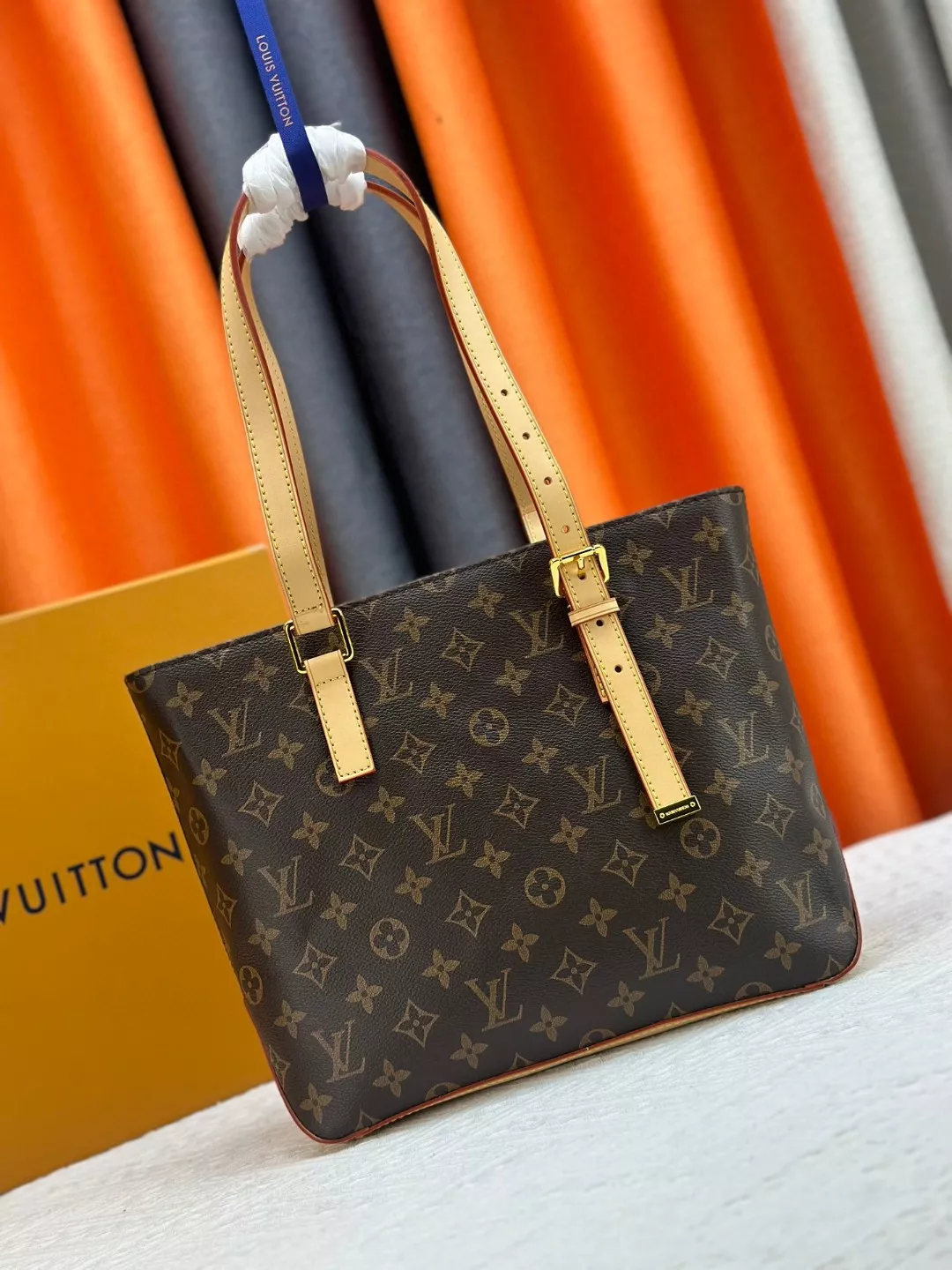 Louis Vuitton AAA Quality Shoulder Bags For Women Flexible 6712