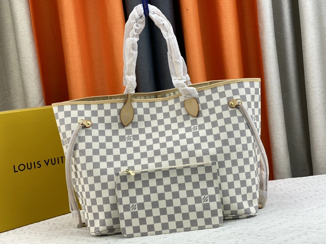 Louis Vuitton AAA Quality Shoulder Bags For Women Flexible 6739