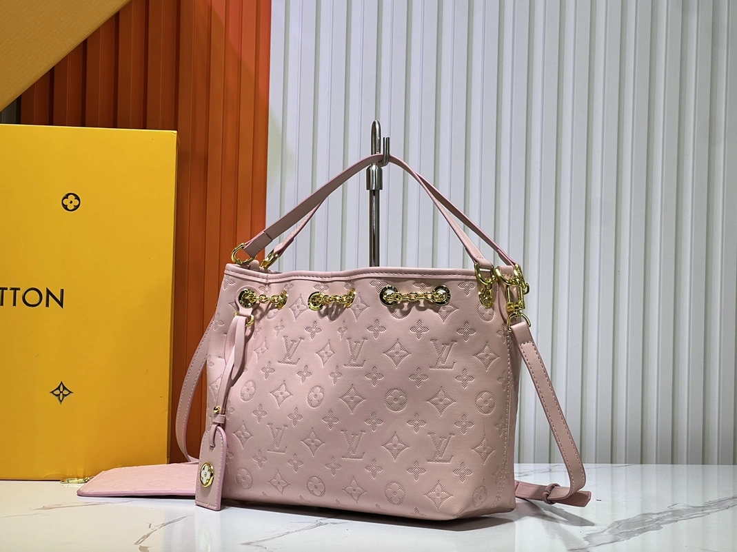 Louis Vuitton AAA Quality Shoulder Bags For Women Flexible 8775