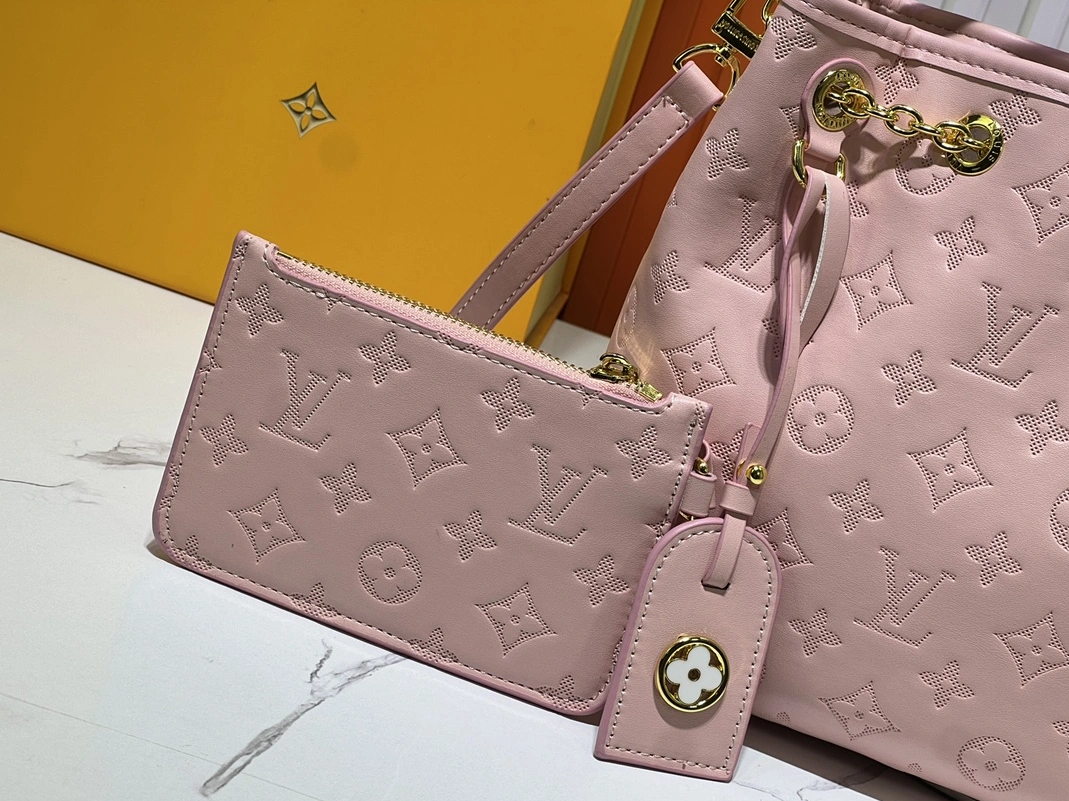 Louis Vuitton AAA Quality Shoulder Bags For Women Flexible 8775