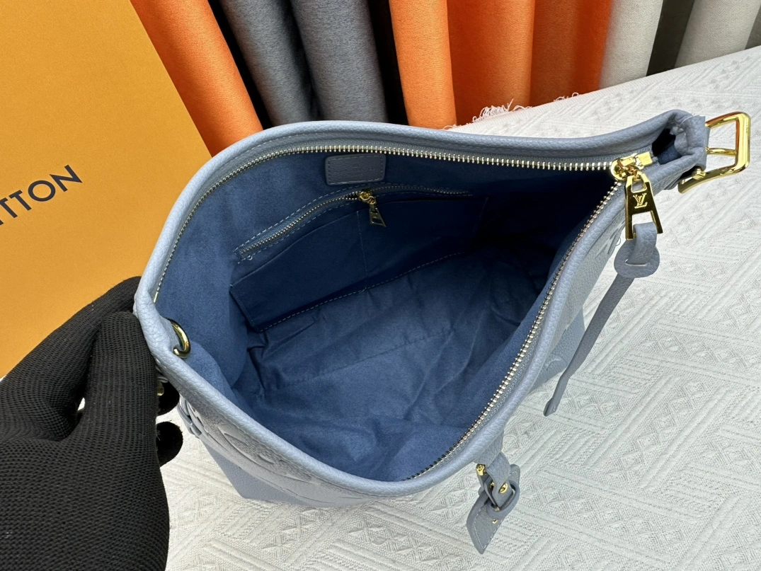 Louis Vuitton AAA Quality Shoulder Bags For Women GoAnywhere 1213