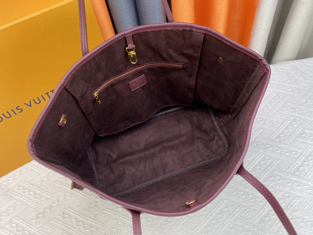 Louis Vuitton AAA Quality Shoulder Bags For Women GoAnywhere 299