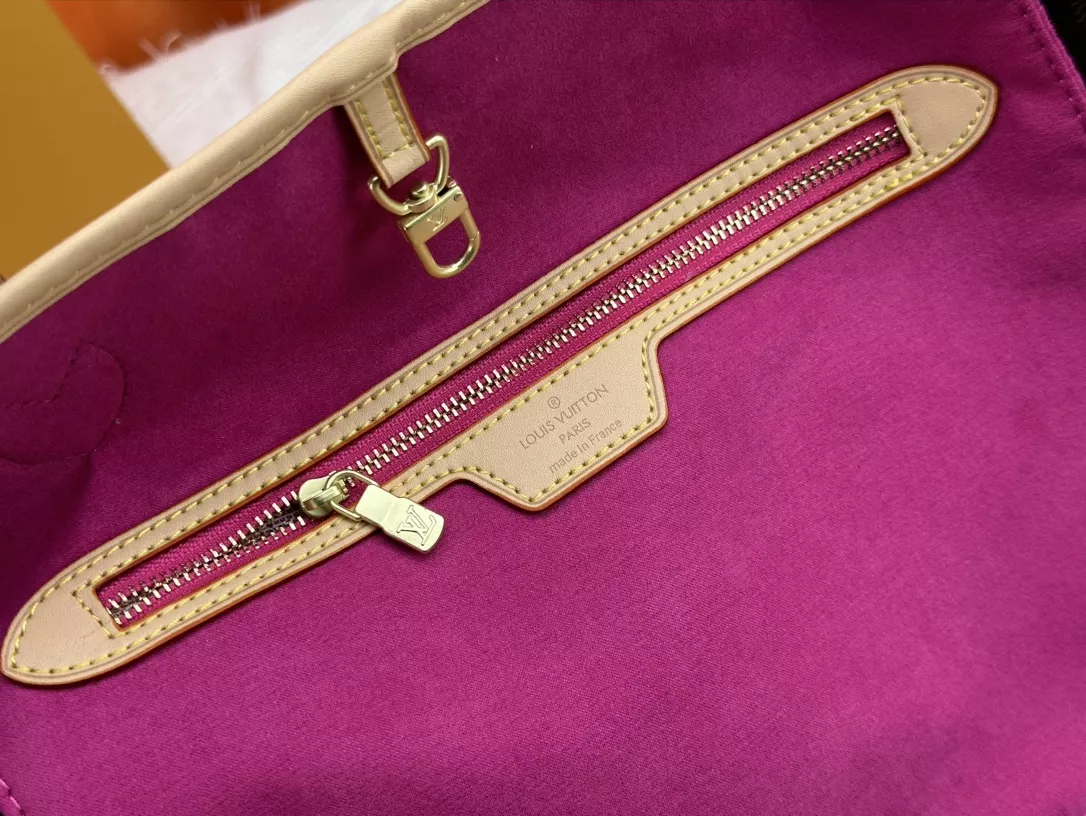 Louis Vuitton AAA Quality Shoulder Bags For Women GoodFit 3688