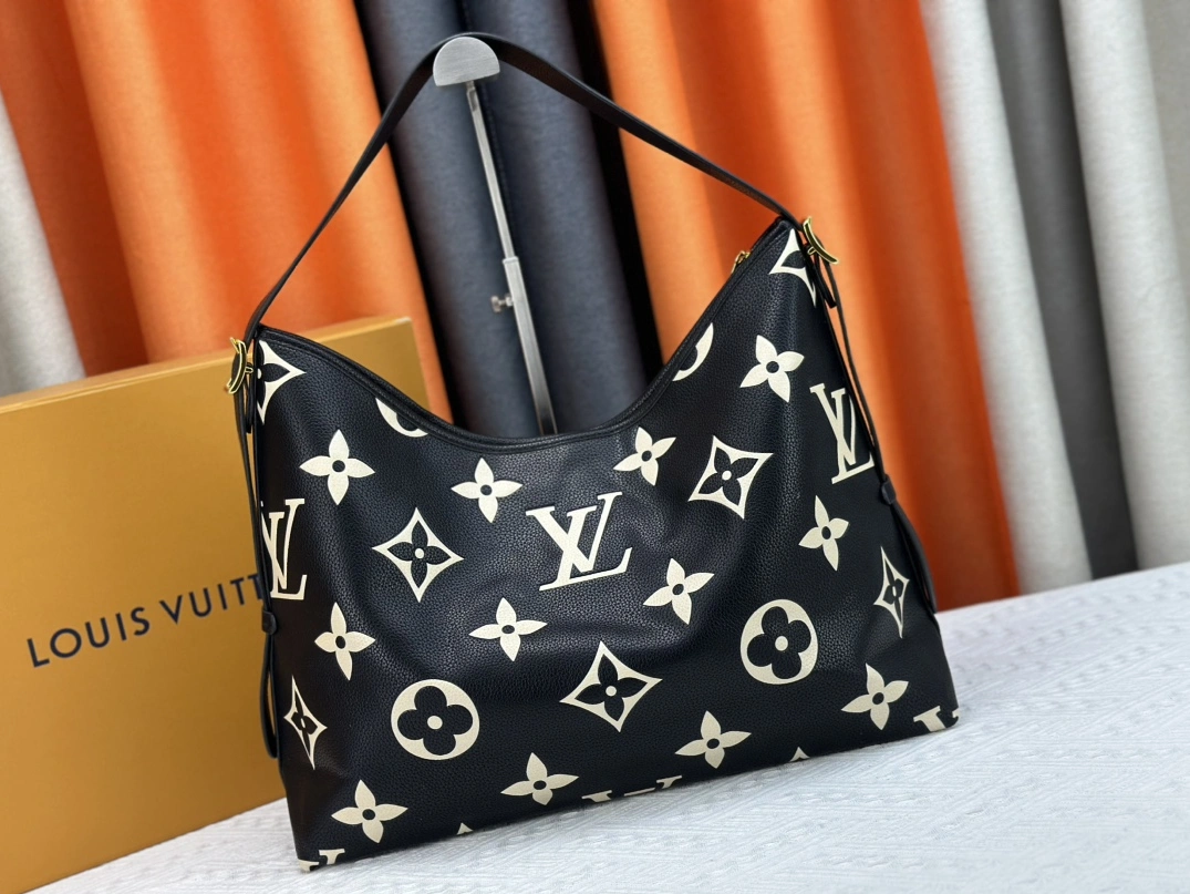 Louis Vuitton AAA Quality Shoulder Bags For Women GoodFit 5576