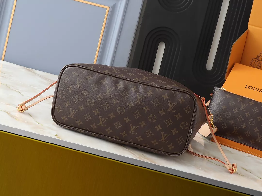 Louis Vuitton AAA Quality Shoulder Bags For Women HighQuality 5938