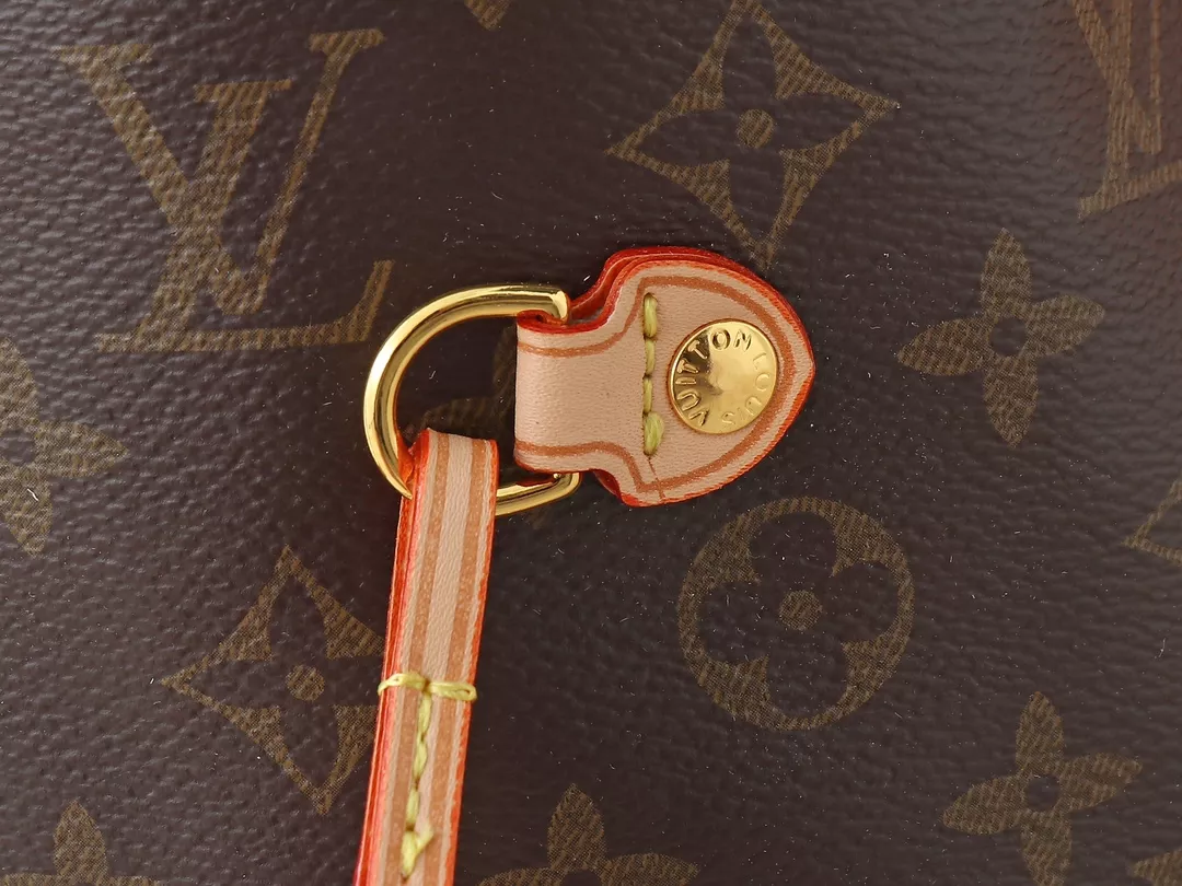 Louis Vuitton AAA Quality Shoulder Bags For Women HighQuality 5938