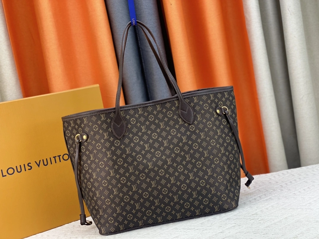 Louis Vuitton AAA Quality Shoulder Bags For Women Lightweight 3519