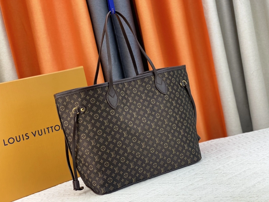 Louis Vuitton AAA Quality Shoulder Bags For Women Lightweight 3519