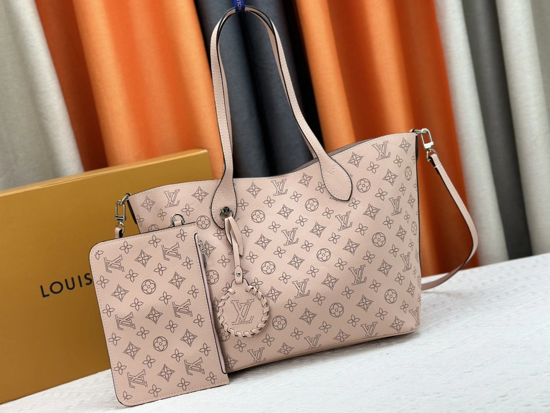 Louis Vuitton AAA Quality Shoulder Bags For Women Minimalist 2805