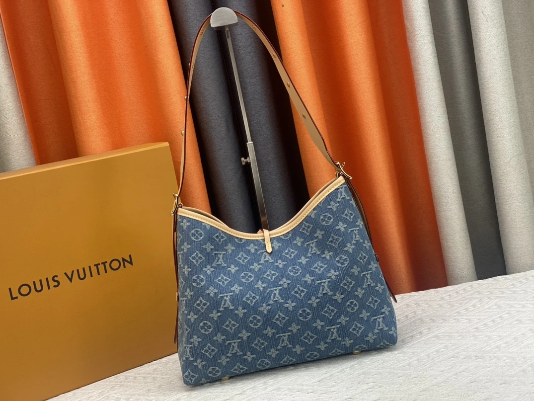 Louis Vuitton AAA Quality Shoulder Bags For Women Minimalist 8652