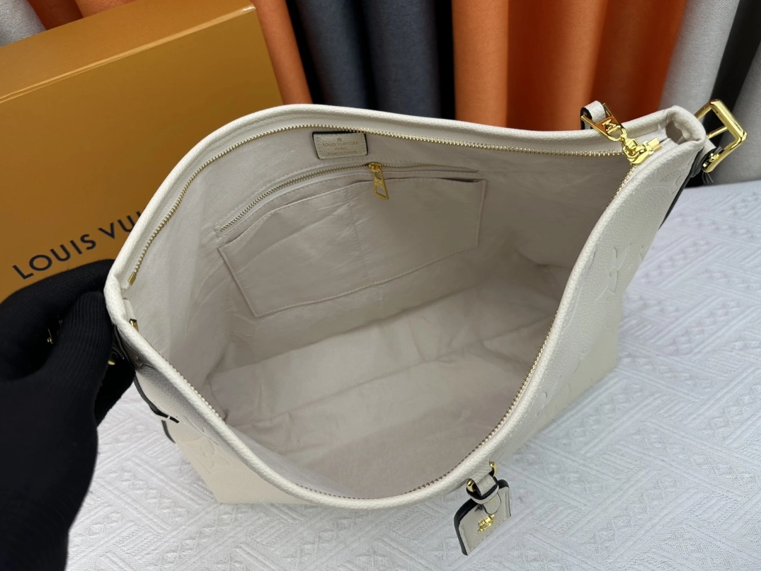Louis Vuitton AAA Quality Shoulder Bags For Women ModernLook 1735