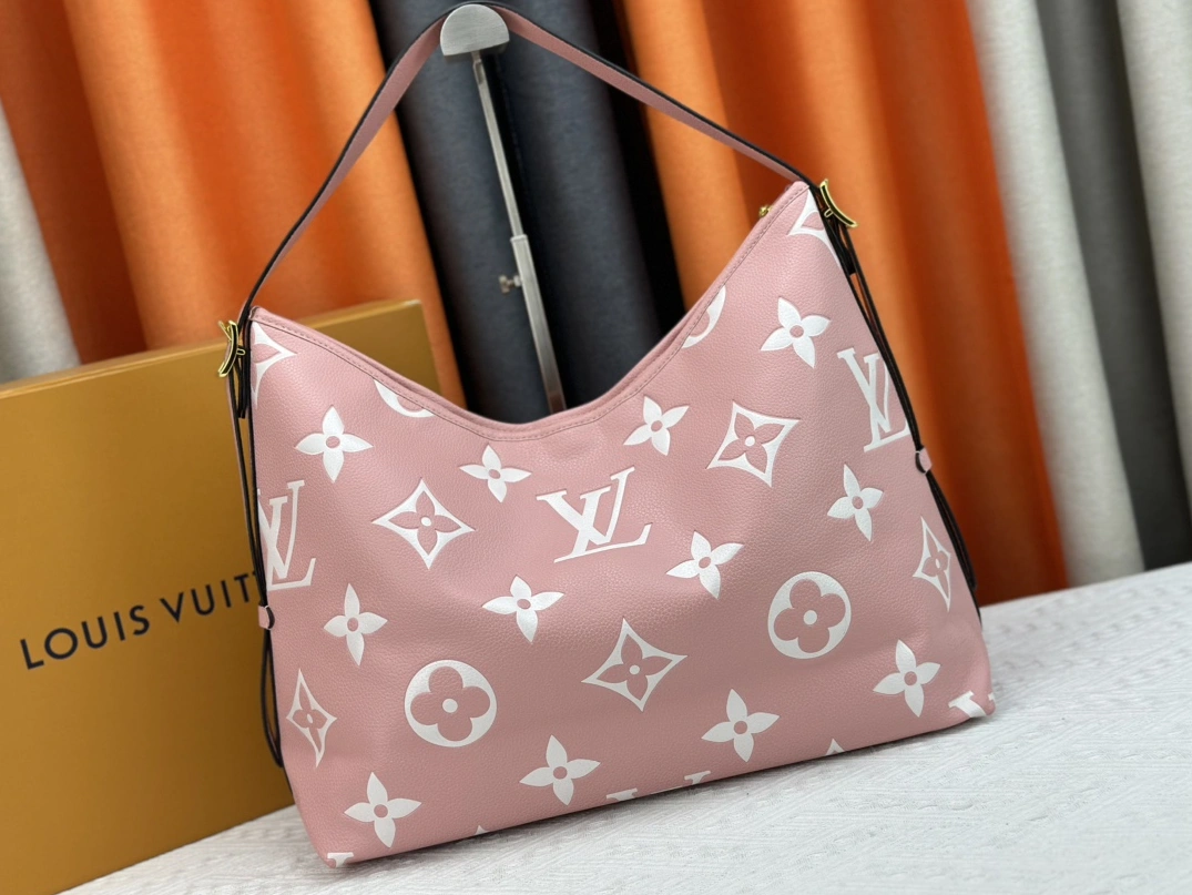 Louis Vuitton AAA Quality Shoulder Bags For Women Popular 1563